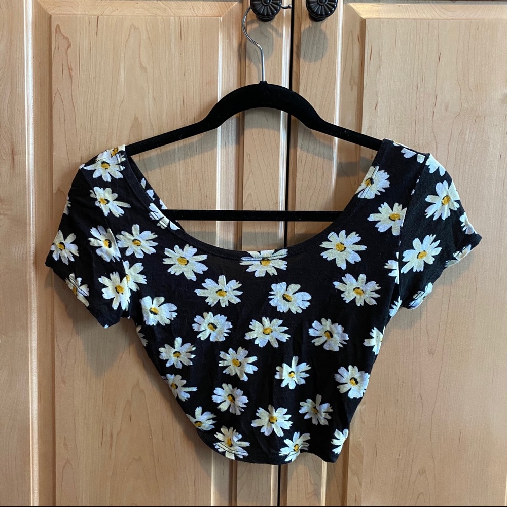 Black Daisy Crop Top Medium